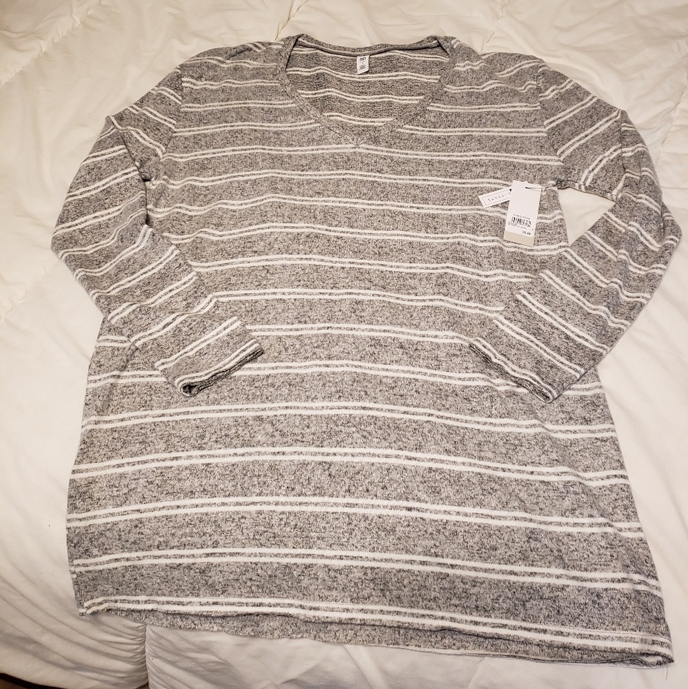 NWT SUPER soft long sleeve
